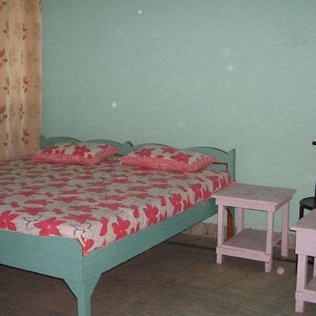 Balaji Guest House - Home Stay เกรทเตอร์นอยดา ภายนอก รูปภาพ