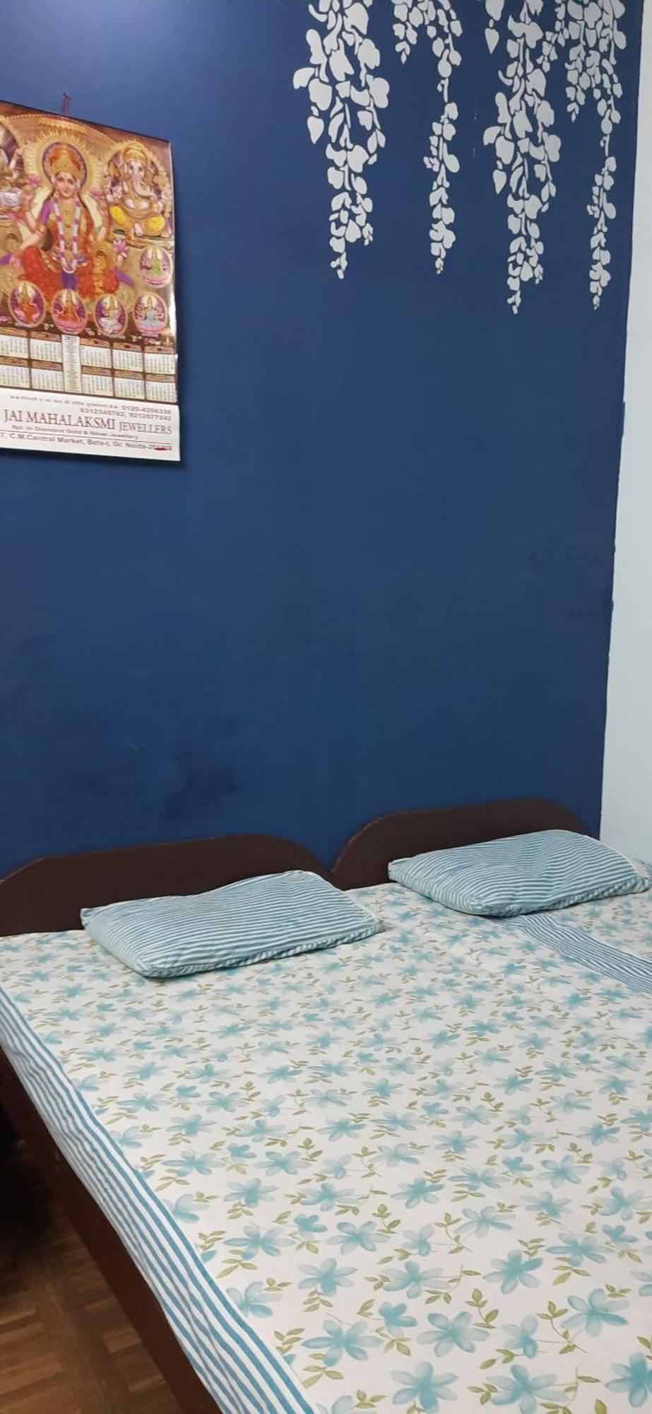 Balaji Guest House - Home Stay เกรทเตอร์นอยดา ภายนอก รูปภาพ