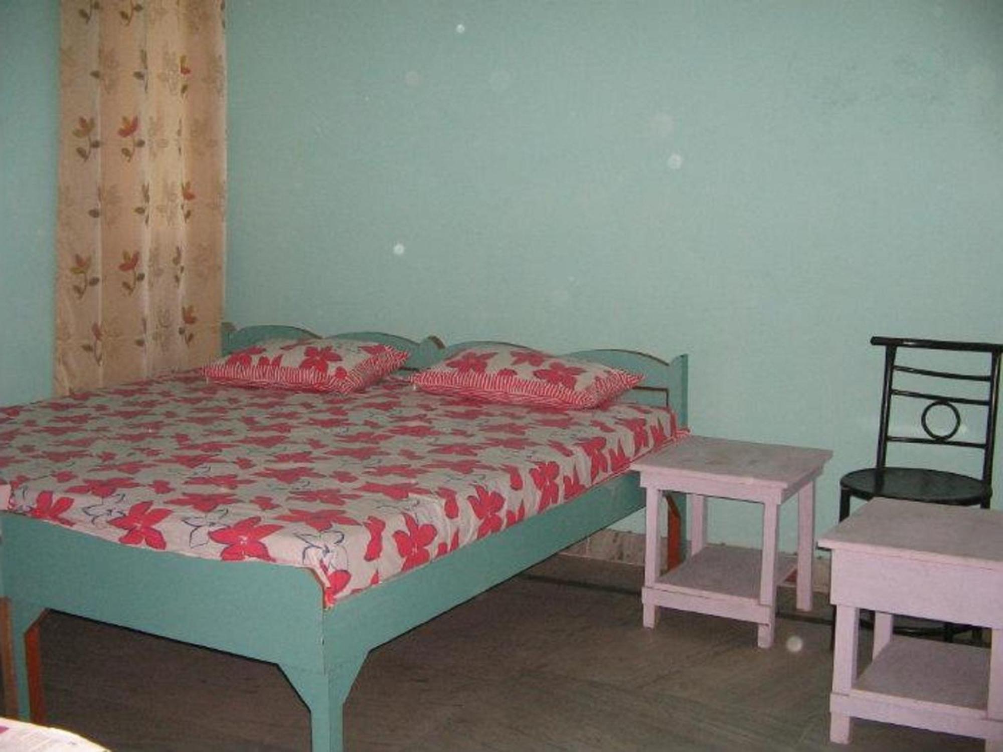 Balaji Guest House - Home Stay เกรทเตอร์นอยดา ภายนอก รูปภาพ
